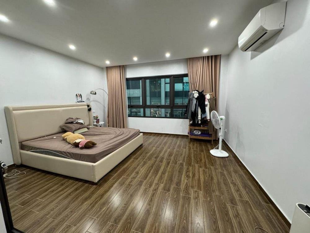 Bán nhà cầu giấy - Ngõ thẳng, ô tô đỗ cửa - 8 tầng, thang máy, giá 25 tỷ