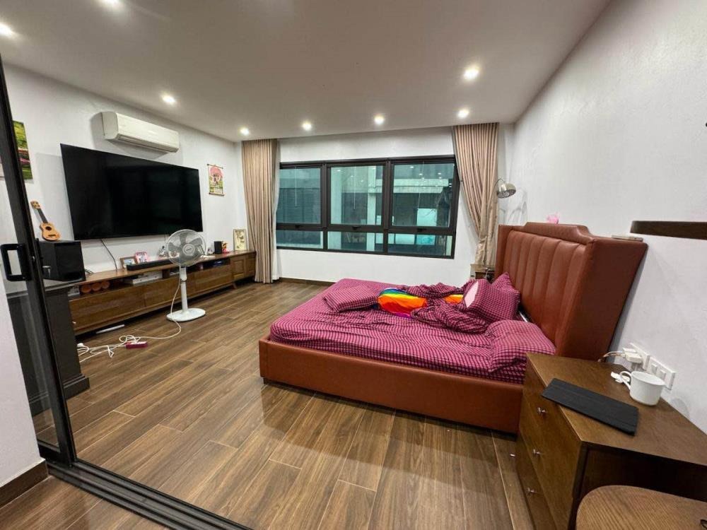 Bán nhà cầu giấy - Ngõ thẳng, ô tô đỗ cửa - 8 tầng, thang máy, giá 25 tỷ