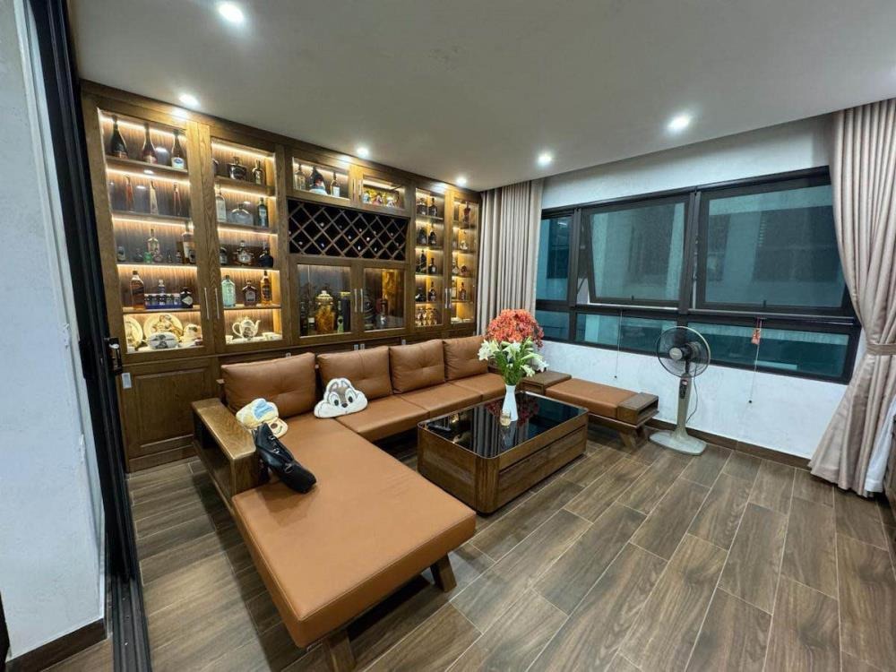 Bán nhà cầu giấy - Ngõ thẳng, ô tô đỗ cửa - 8 tầng, thang máy, giá 25 tỷ