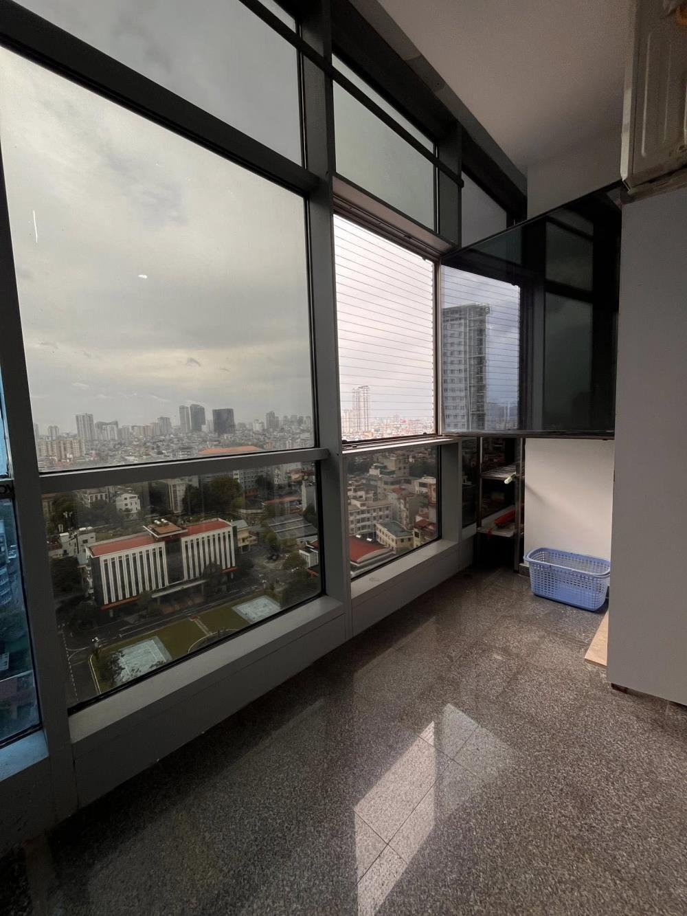 Căn Hộ EuroWindow Trần Duy Hưng 93.5m² - 3PN Full Nội Thất, Giá 8.3 Tỷ