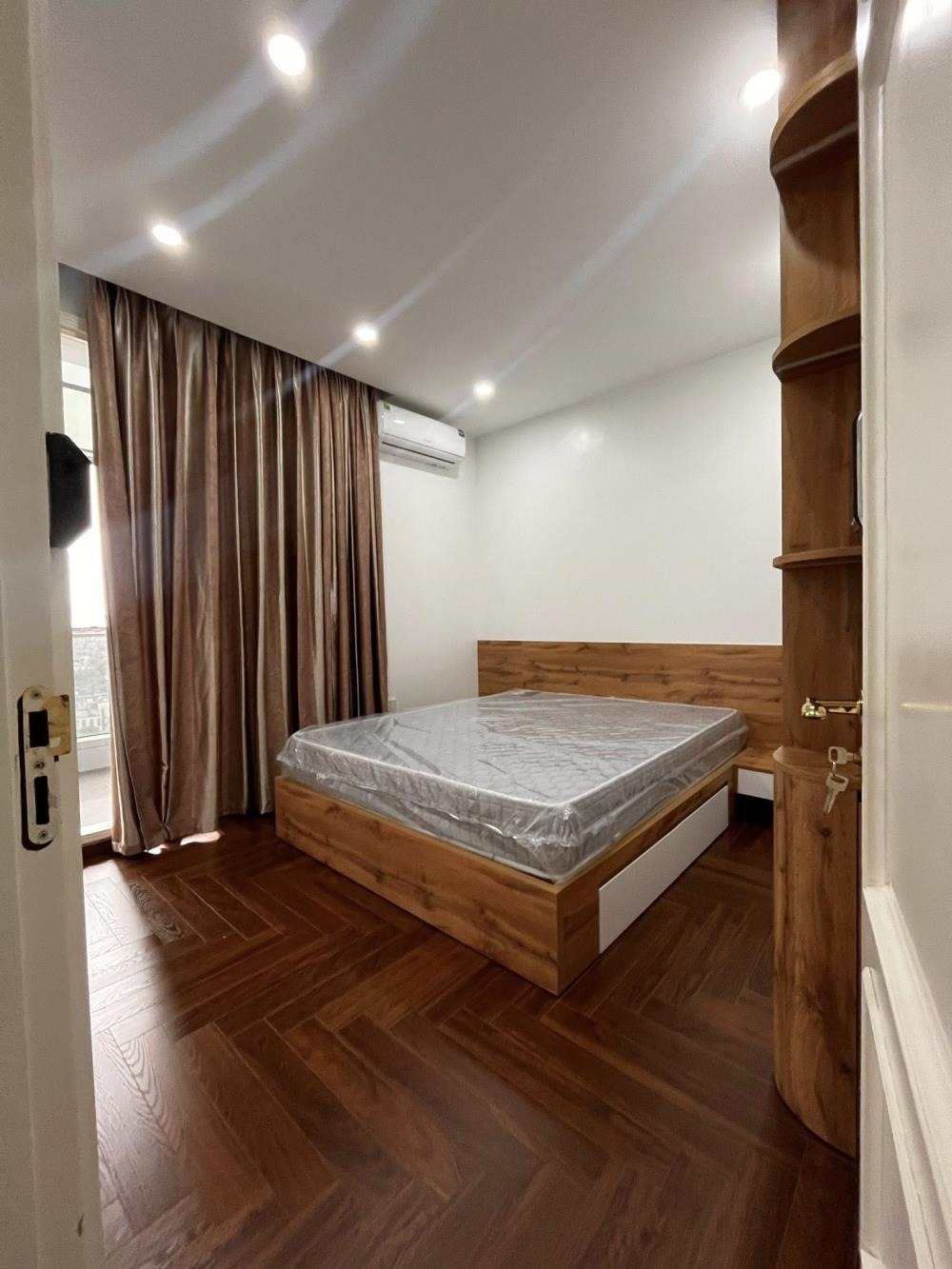 Căn Hộ EuroWindow Trần Duy Hưng 93.5m² - 3PN Full Nội Thất, Giá 8.3 Tỷ