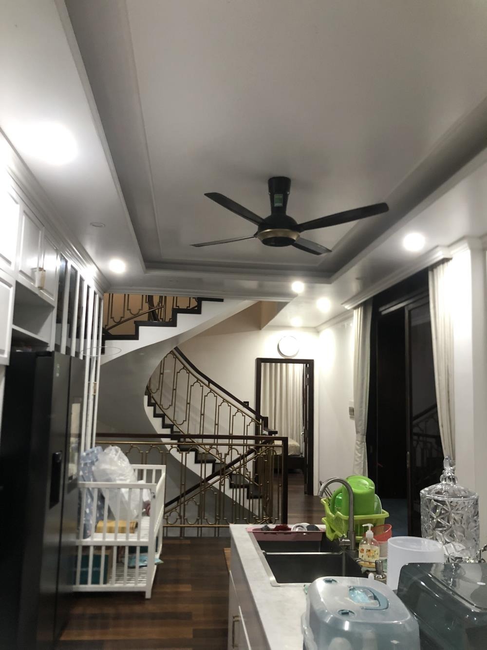 Cho Thuê Nhà Thủ Đức 3 Tầng, 250m2, 3 Phòng Ngủ - Giá 25 Triệu