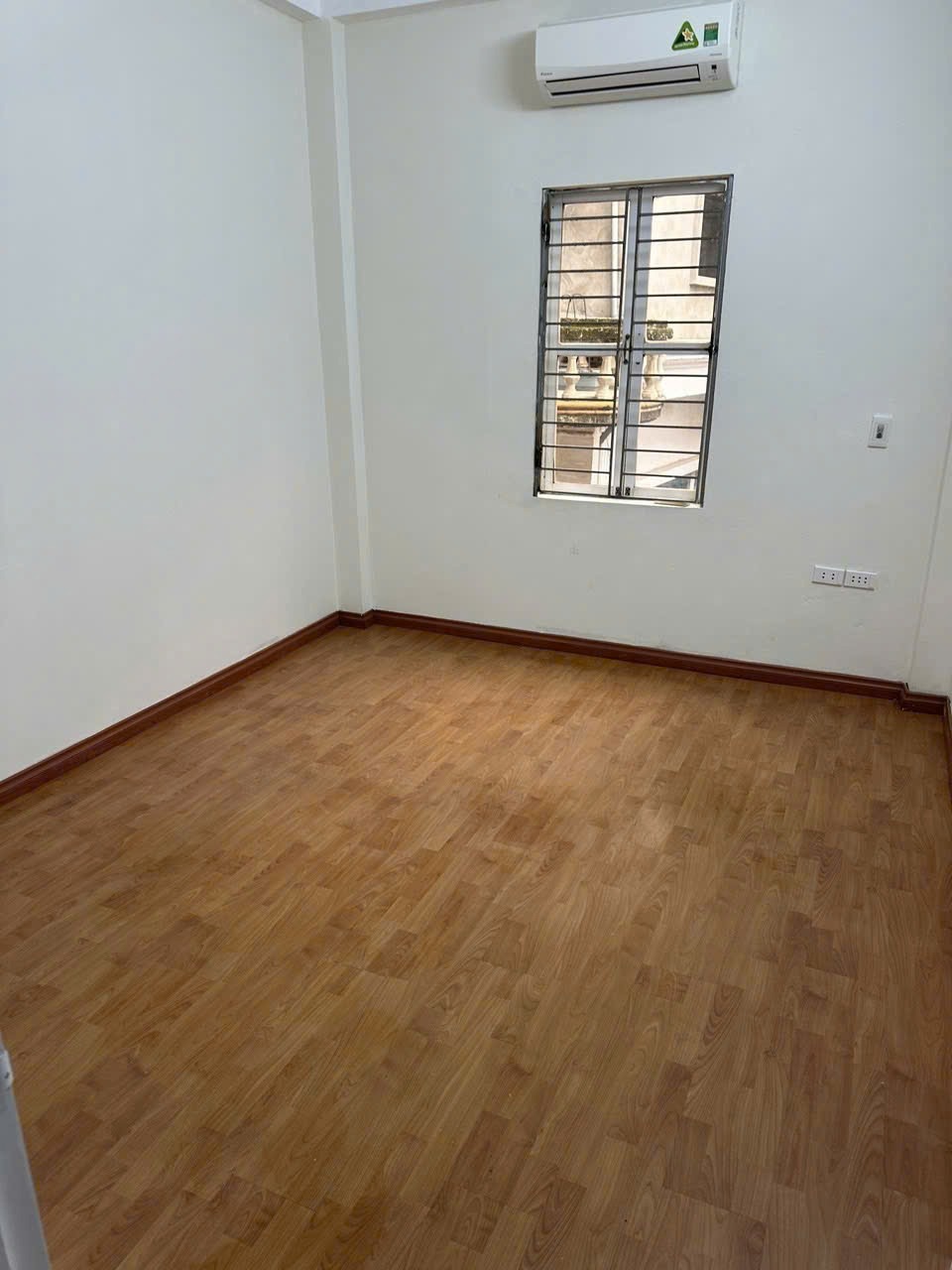 Cho Thuê Nhà 5 Tầng Phố Dương Văn Bé, Hai Bà Trưng - Giá 17tr/Tháng