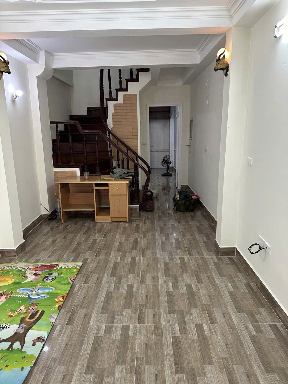 Cho Thuê Nhà 5 Tầng Phố Dương Văn Bé, Hai Bà Trưng - Giá 17tr/Tháng