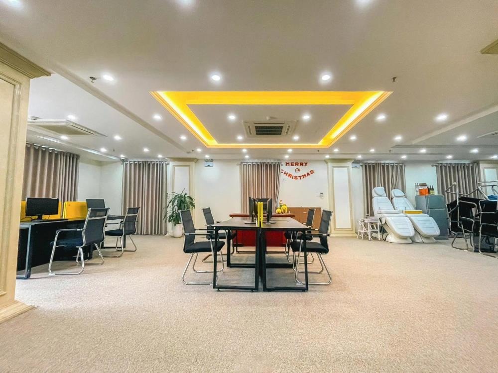 Cho Thuê Văn Phòng Cao Cấp Quận Đống Đa - 250m2/sàn, Giá Tốt - Vào Ngay