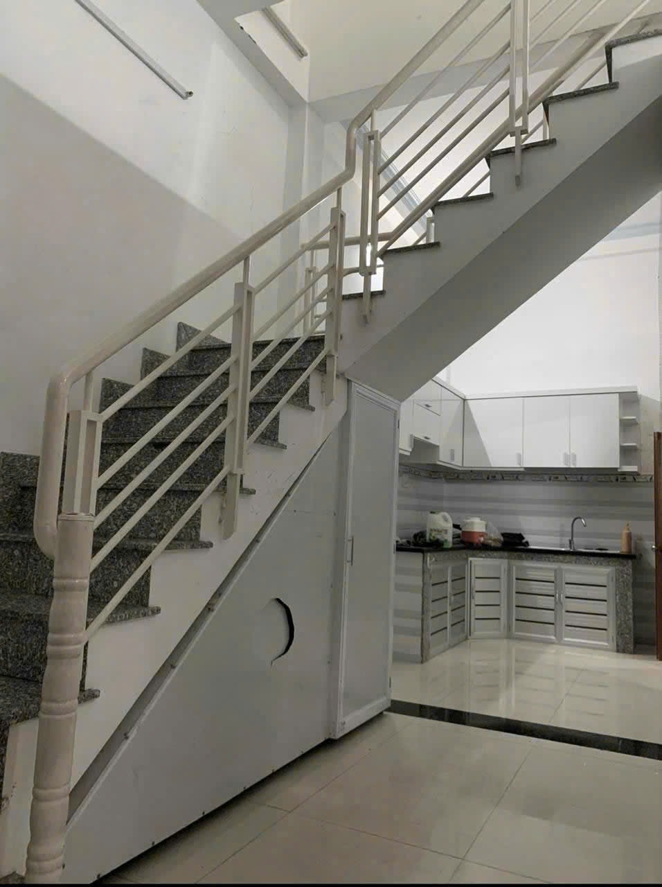 Bán Nhà 2 Tầng Phú Nhuận - 41m2, 5.8 tỷ - Vị Trí Đắc Địa