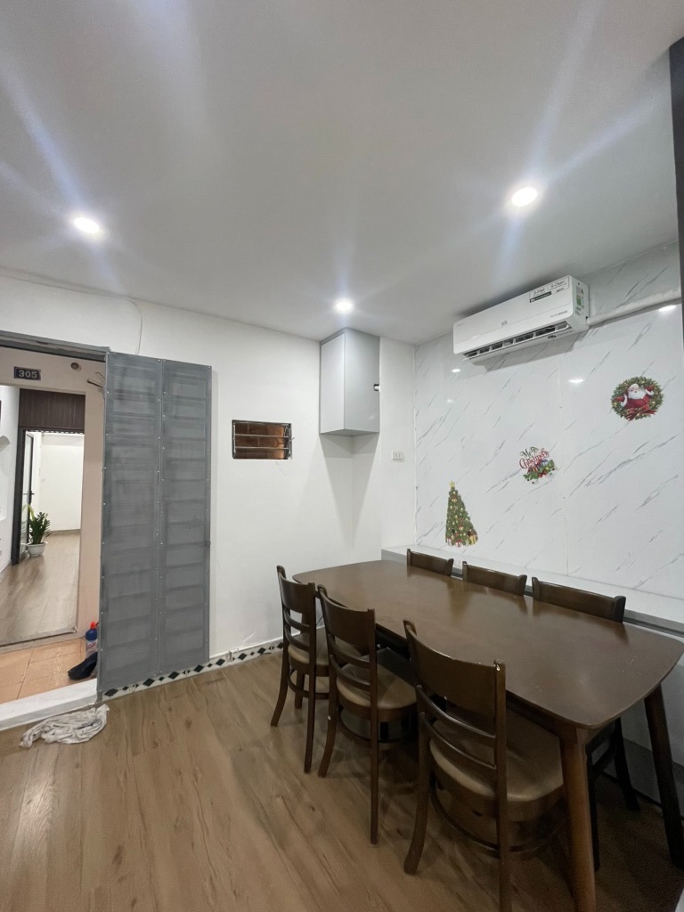 Bán Căn Hộ Tập Thể 8/3 Hai Bà Trưng: 2PN, 60m², Giá 2.86 Tỷ