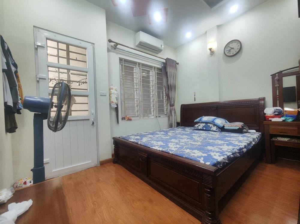 Cho Thuê Nhà Nguyên Căn Phố Quan Hoa, Cầu Giấy - 45m2, 5 Tầng, 5 Phòng Ngủ, Full Nội Thất