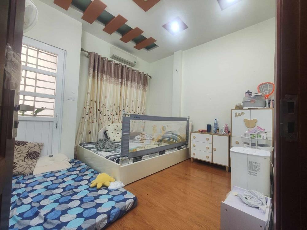 Cho Thuê Nhà Nguyên Căn Phố Quan Hoa, Cầu Giấy - 45m2, 5 Tầng, 5 Phòng Ngủ, Full Nội Thất