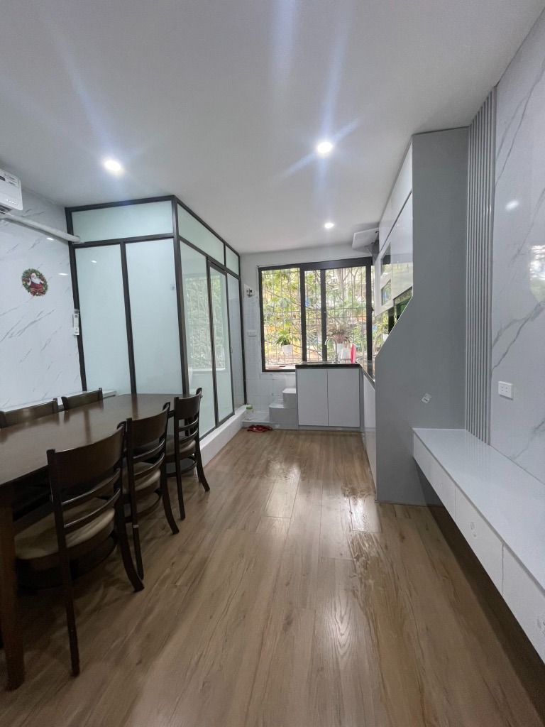 Bán Căn Hộ Tập Thể 8/3 Hai Bà Trưng: 2PN, 60m², Giá 2.86 Tỷ