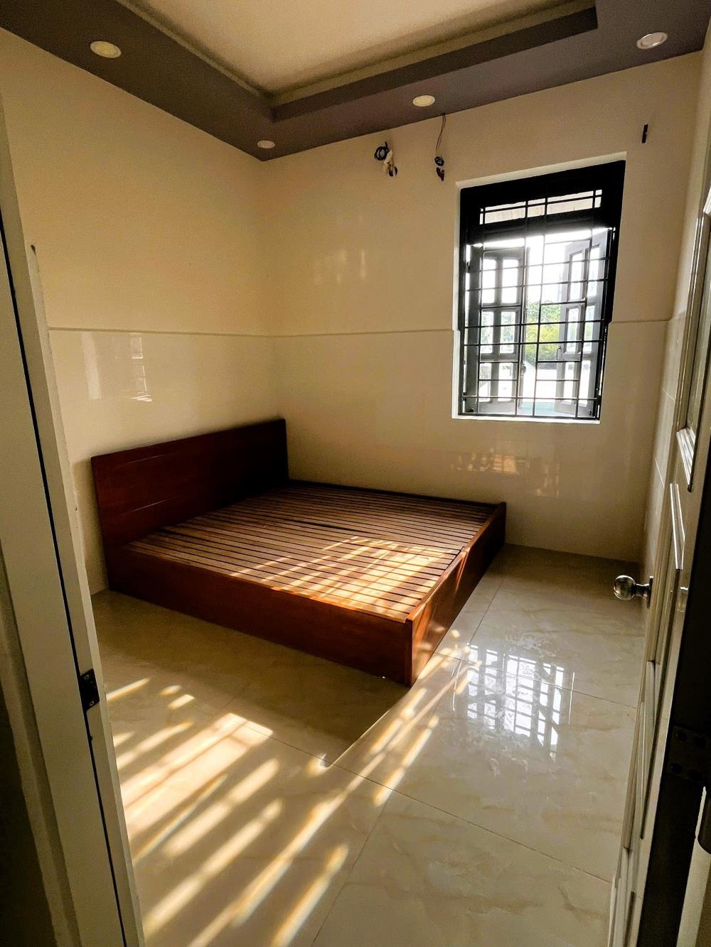 Cho Thuê Nhà Thủ Đức 1 Trệt 1 Lầu, 4 Phòng Ngủ - Giá 18 Triệu/Tháng