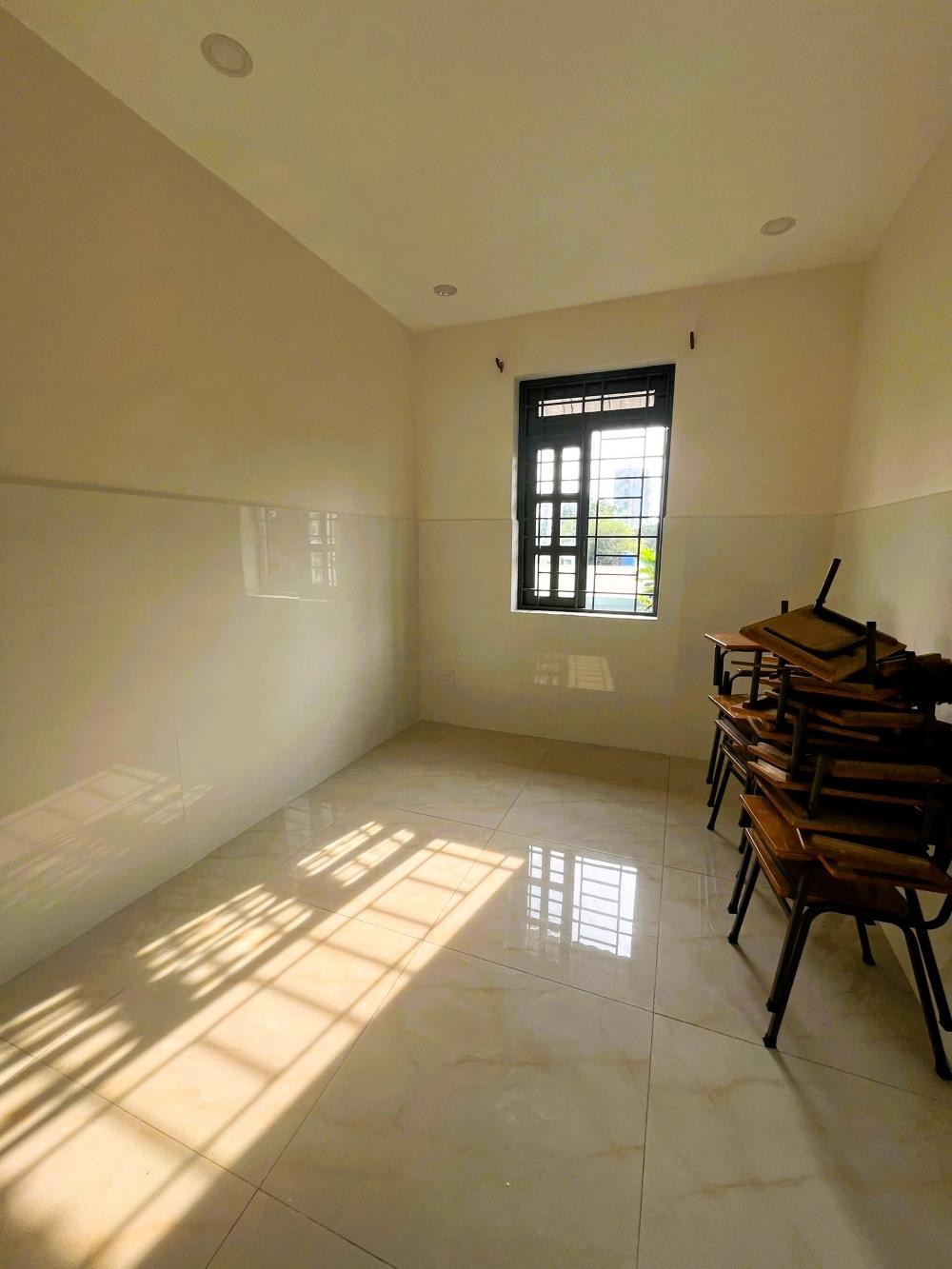 Cho Thuê Nhà Thủ Đức 1 Trệt 1 Lầu, 4 Phòng Ngủ - Giá 18 Triệu/Tháng