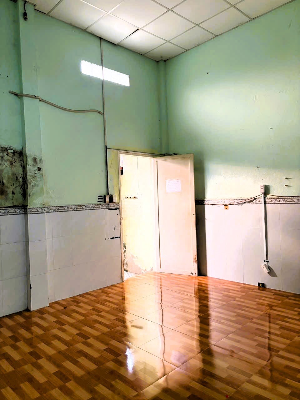 Cho Thuê Nhà Nguyên Căn 350m2, 3 Phòng Ngủ, Hẻm Xe Tải, Thủ Đức