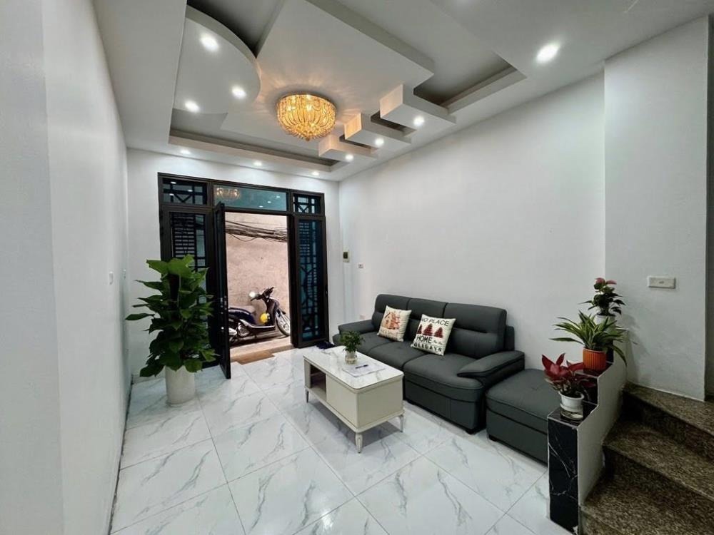 Nhà đẹp, thoáng sáng, mặt ngõ thông - Lô góc, dân xây, pháp lý chuẩn