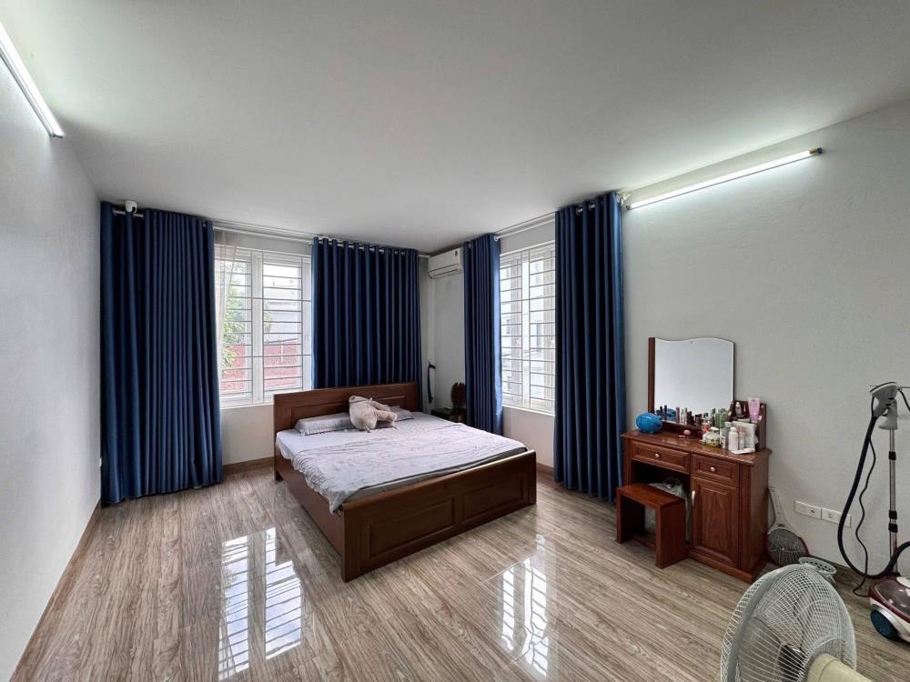 Trứng Vàng Đầu Tư Tây Mỗ: Nhà 80m2, 4 Tầng, Mặt Tiền 7m, Ô Tô Đỗ Cửa - Giá Tốt