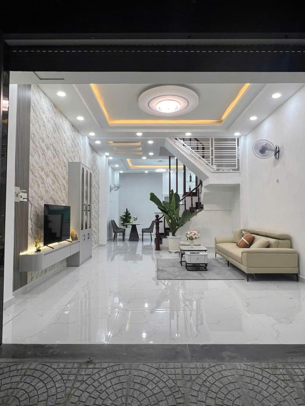 Bán Nhà Hẻm Xe Hơi, Quận 12 - 2 Lầu, 4 Phòng Ngủ, Giá 5.95 Tỷ