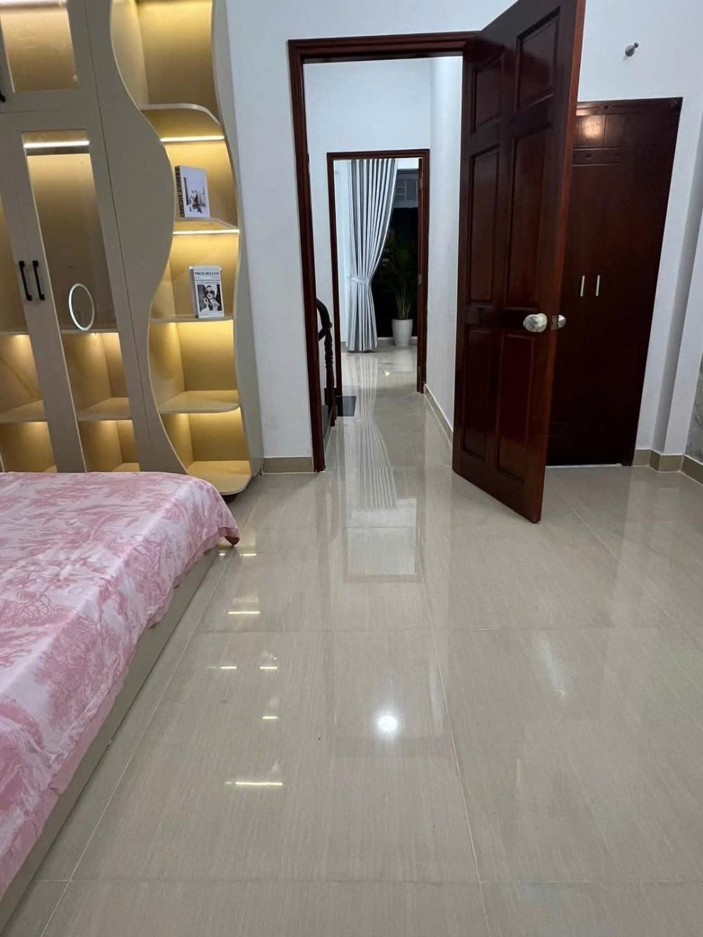 Bán Nhà Hẻm Xe Hơi, Quận 12 - 2 Lầu, 4 Phòng Ngủ, Giá 5.95 Tỷ