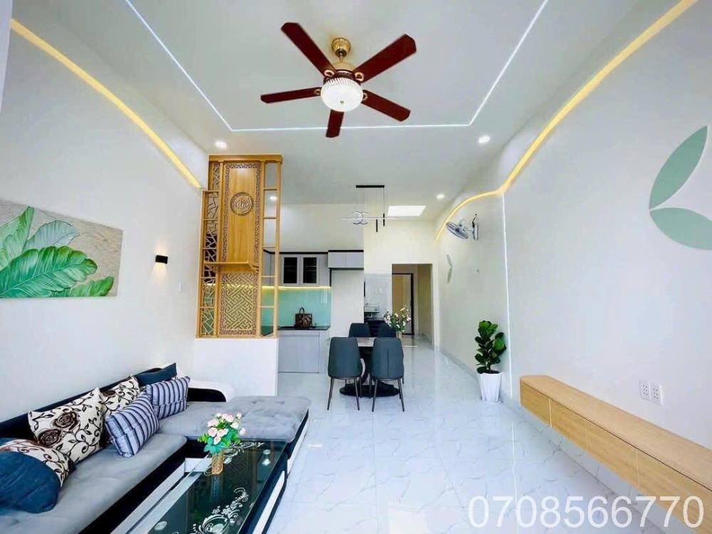 Nhà Đổi Chủ - Bình Chánh - 1 Tỷ 5 - Dọn Vào Ở Ngay - 120m2, 3PN