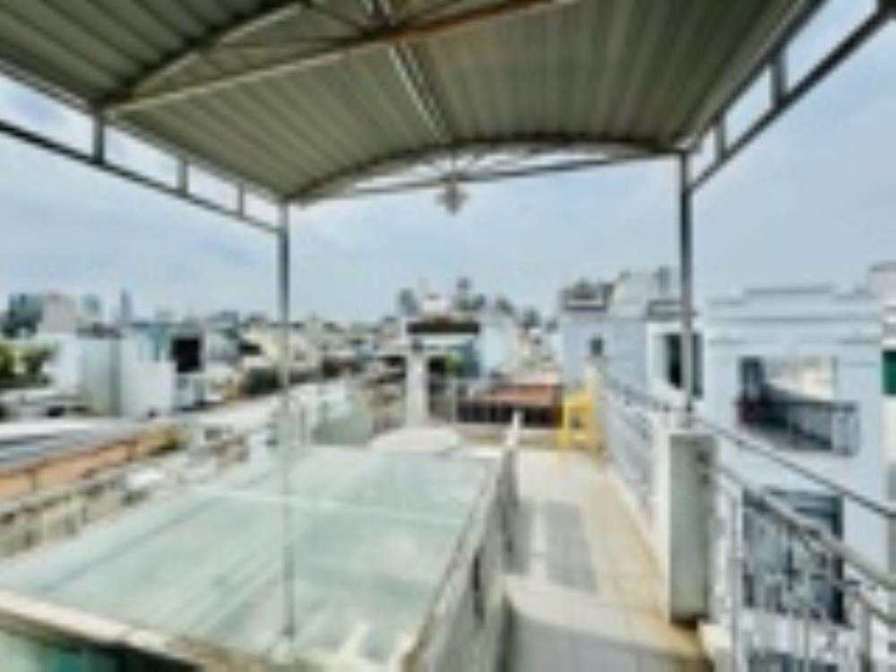 Bán nhà Quận 3, 33m2, 4 Tầng, 5PN, Giá 6.3 tỷ - Vị trí đẹp, Sổ Chính Chủ