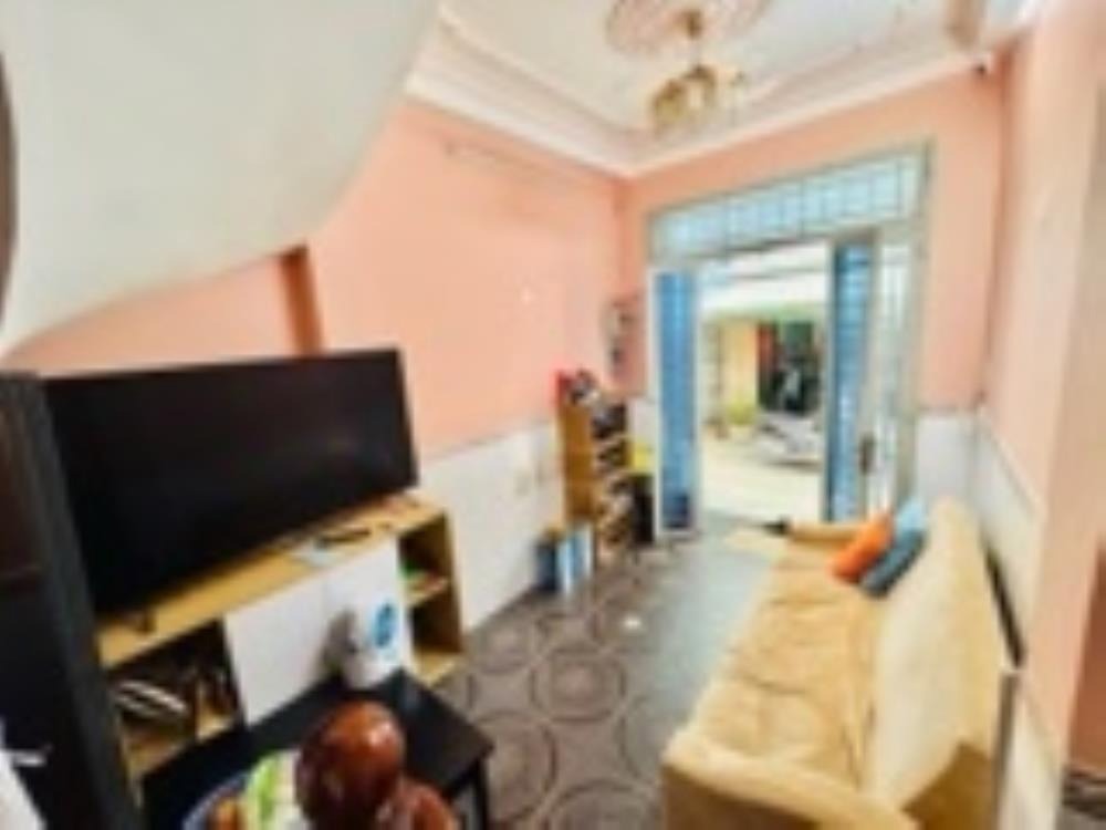 Bán nhà Quận 3, 33m2, 4 Tầng, 5PN, Giá 6.3 tỷ - Vị trí đẹp, Sổ Chính Chủ