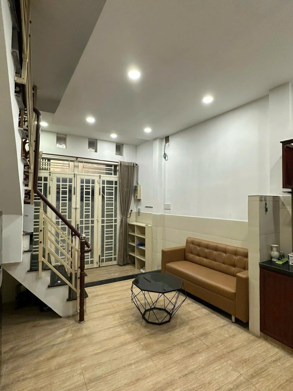 CC Bán Nhà Phố 3 Tầng Ngô Tất Tố, P21, 95m2, 4.95 Tỷ - Vị Trí Đắc Địa
