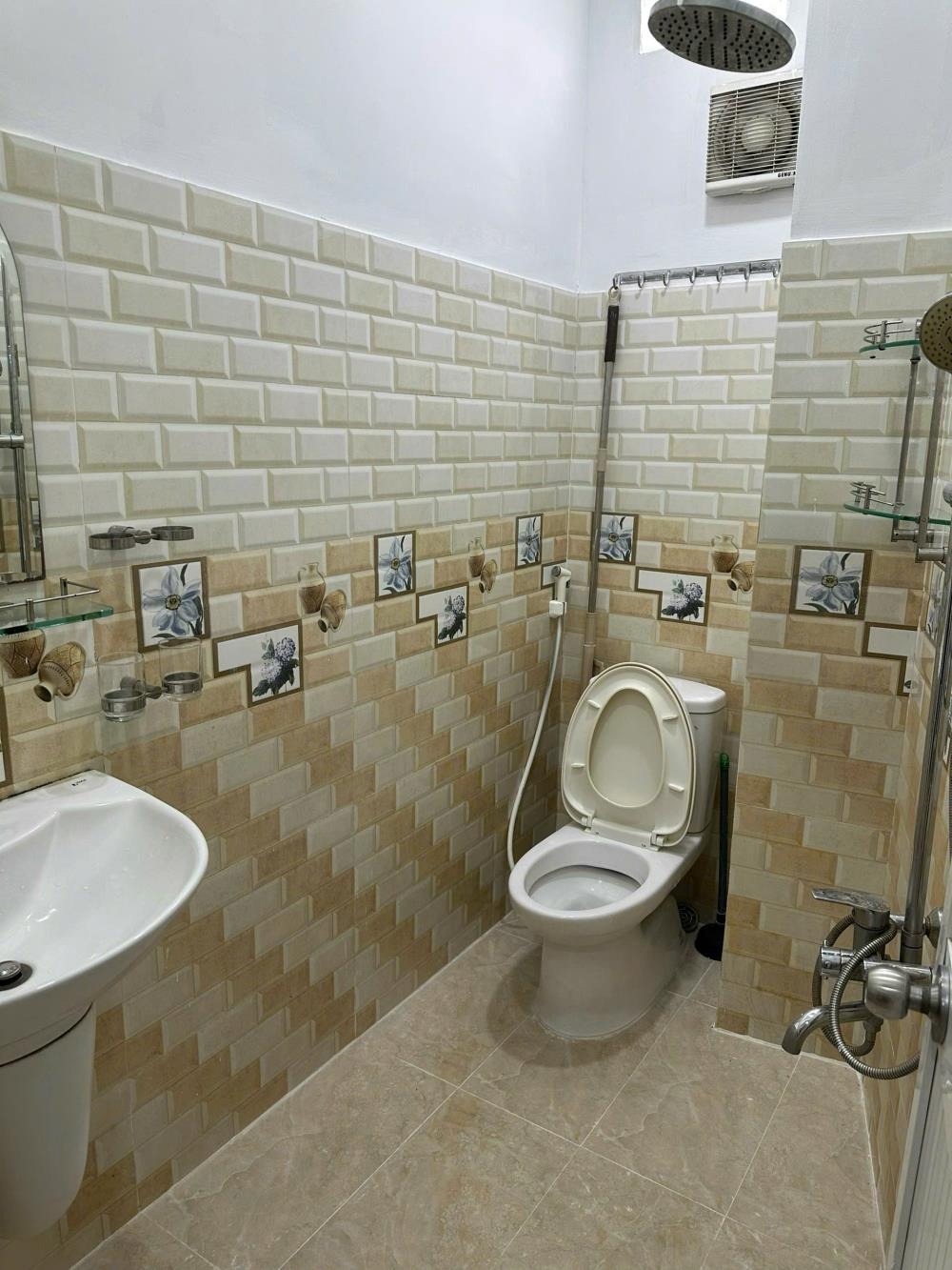 CC Bán Nhà Phố 3 Tầng Ngô Tất Tố, P21, 95m2, 4.95 Tỷ - Vị Trí Đắc Địa