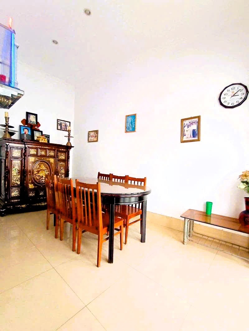 Bán nhà 61m2, 3 tầng, Thủ Đức: Vị trí đẹp, xe hơi vào nhà, giá 5 tỷ