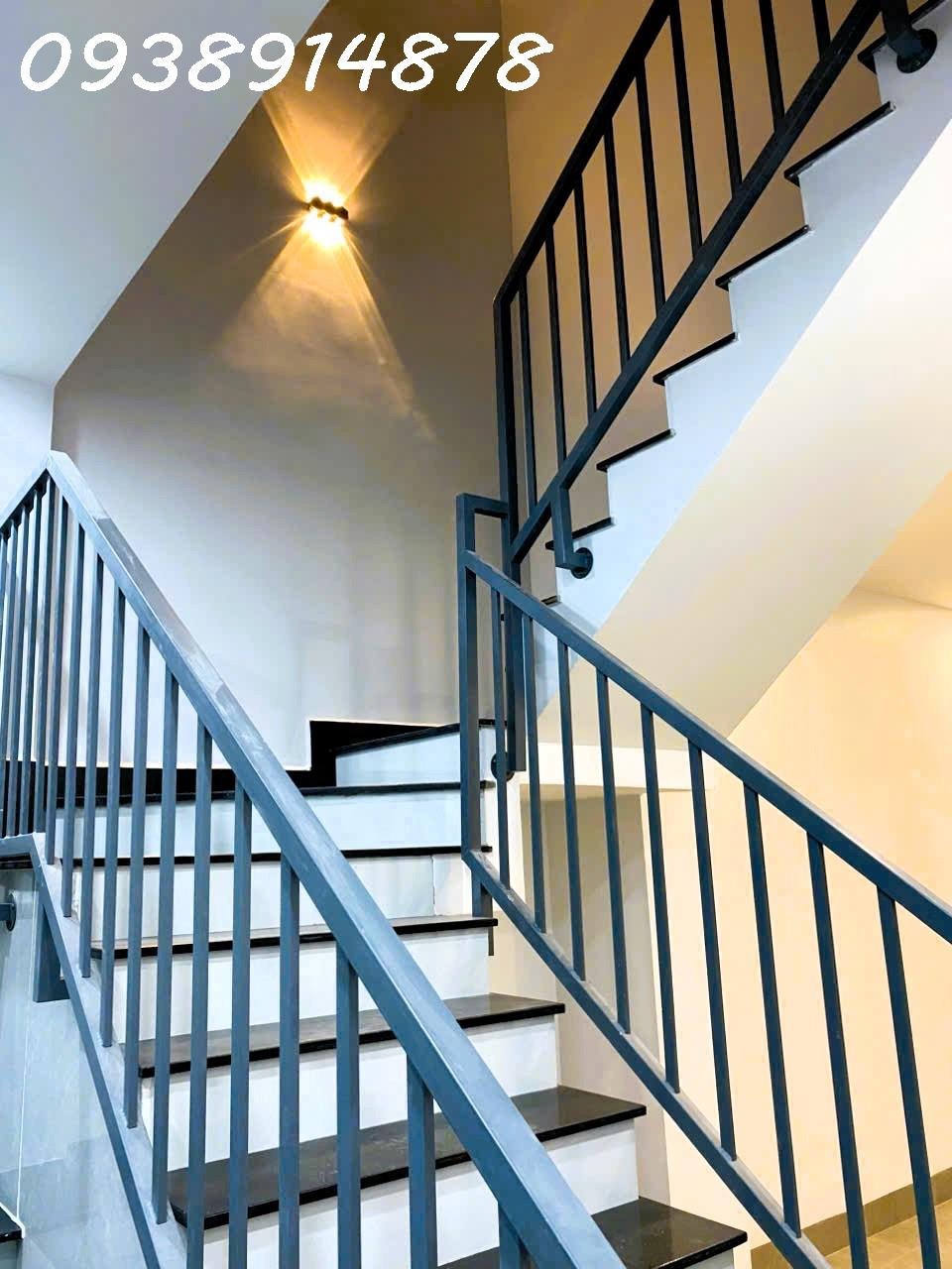 Bán nhà 2 tầng Thủ Đức 53m2, 4.8 tỷ - Sổ Hồng, Hoàn Công - 0938914878