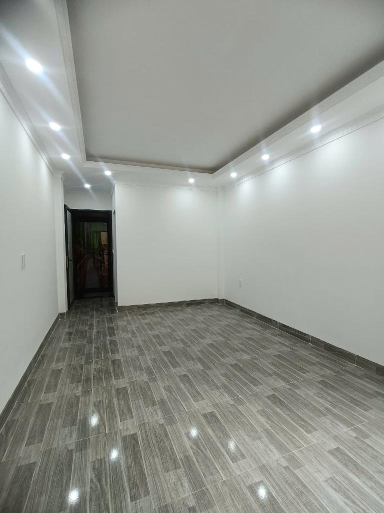 Nhà Hoàng Mai 36m2, 5 Tầng, Thang Máy, Gần Feliz Homes - Giá Tốt