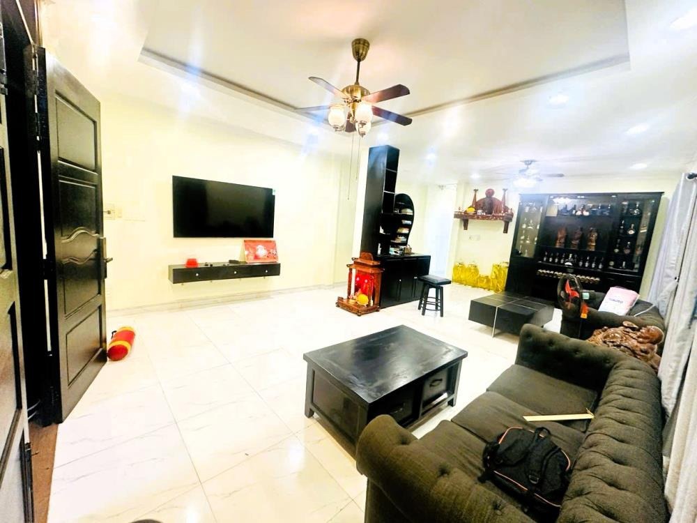 Bán nhà 170m2, 2 Tầng, 3 PN, Sổ Hồng Hoàn Công - Giá 9.8 tỷ - Linh Đông, Thủ Đức