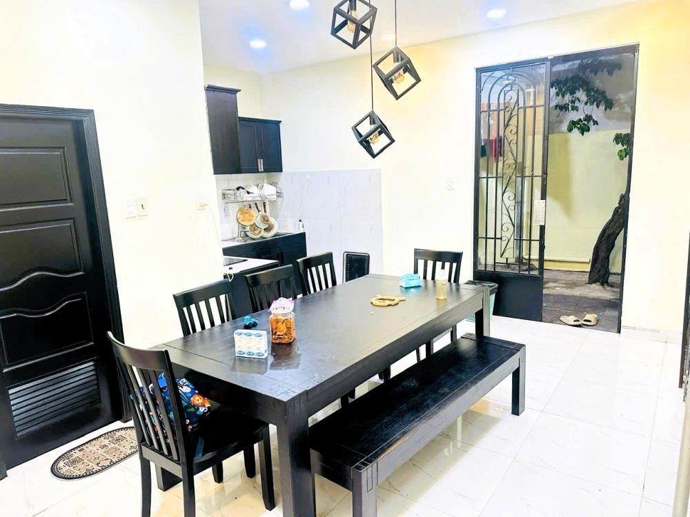 Bán nhà 170m2, 2 Tầng, 3 PN, Sổ Hồng Hoàn Công - Giá 9.8 tỷ - Linh Đông, Thủ Đức