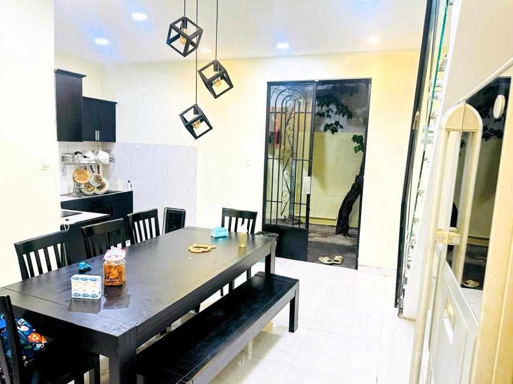 Bán nhà 170m2, 2 Tầng, 3 PN, Sổ Hồng Hoàn Công - Giá 9.8 tỷ - Linh Đông, Thủ Đức
