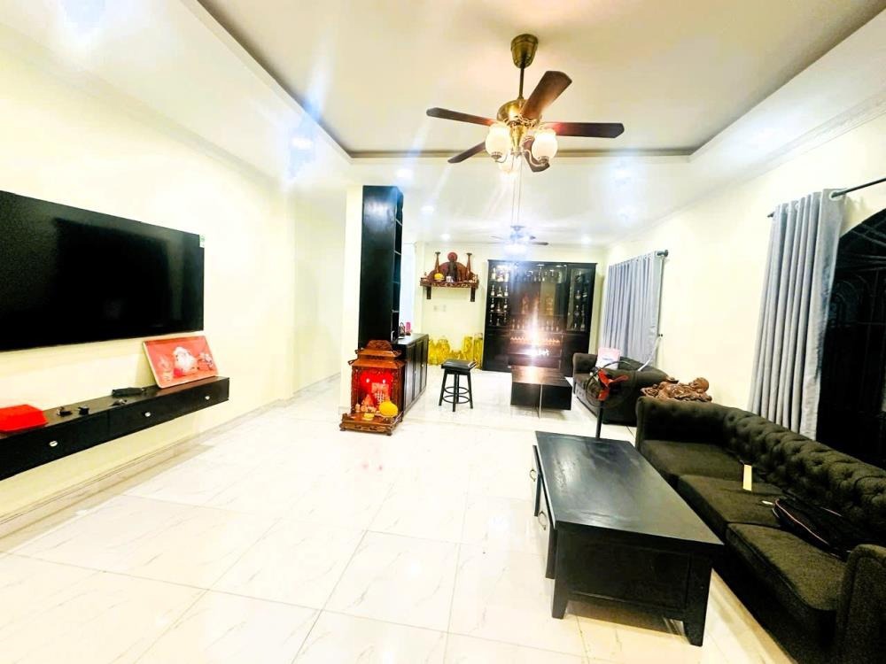 Bán nhà 170m2, 2 Tầng, 3 PN, Sổ Hồng Hoàn Công - Giá 9.8 tỷ - Linh Đông, Thủ Đức