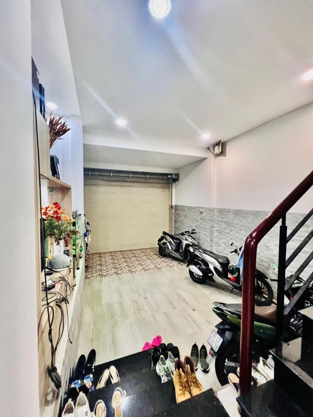 Nhà Rộng 135m2, Sát Phạm Văn Đồng - Giá Chỉ 12.2 Tỷ - Thương Lượng