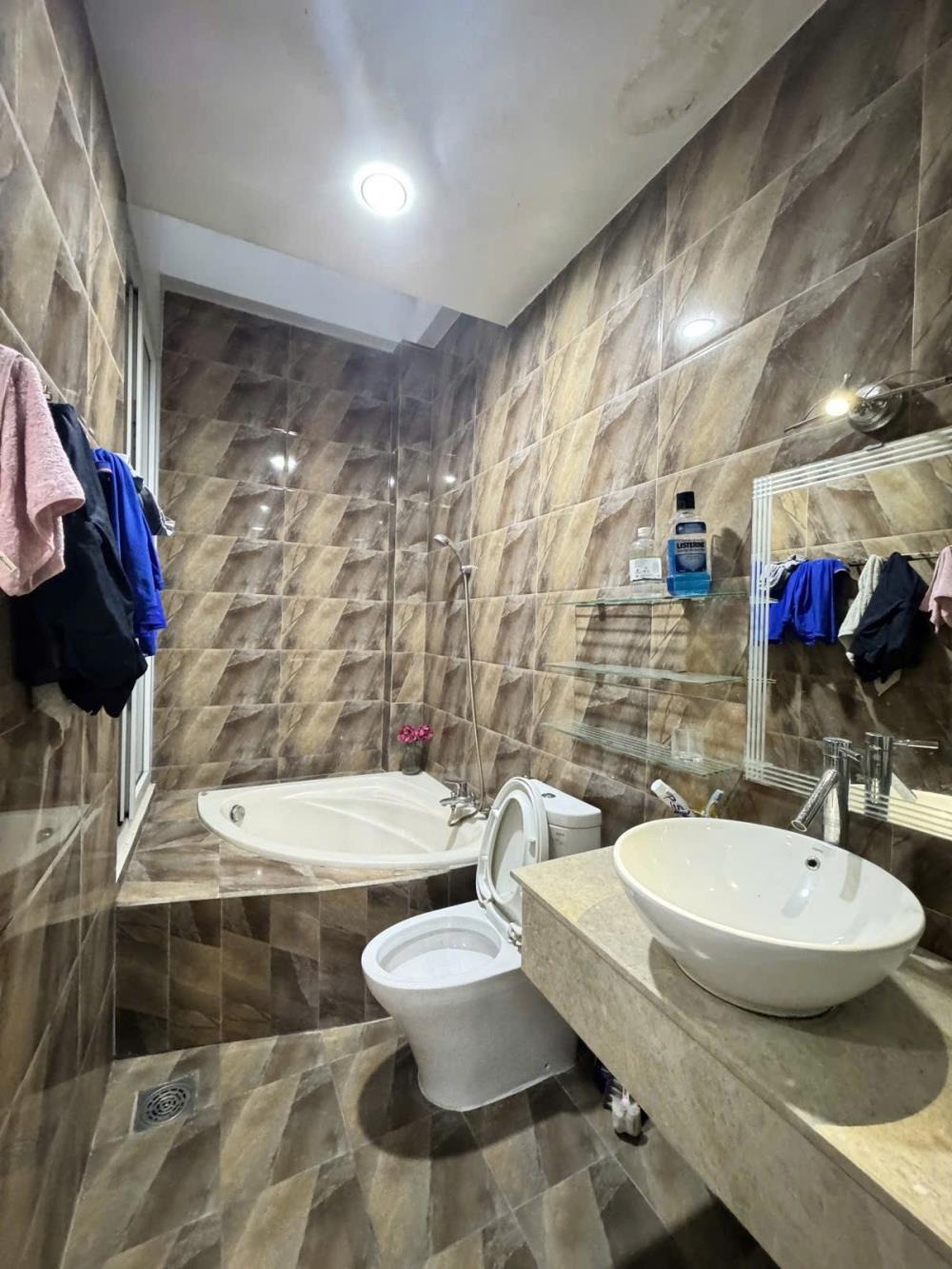 Nhà Rộng 135m2, Sát Phạm Văn Đồng - Giá Chỉ 12.2 Tỷ - Thương Lượng