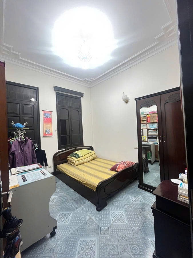 Bán nhà phố Ngọc Khánh, Ba Đình - 38m2, 4 tầng, ô tô đỗ cửa, 11.6 tỷ