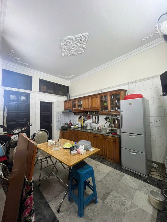 Bán nhà phố Ngọc Khánh, Ba Đình - 38m2, 4 tầng, ô tô đỗ cửa, 11.6 tỷ