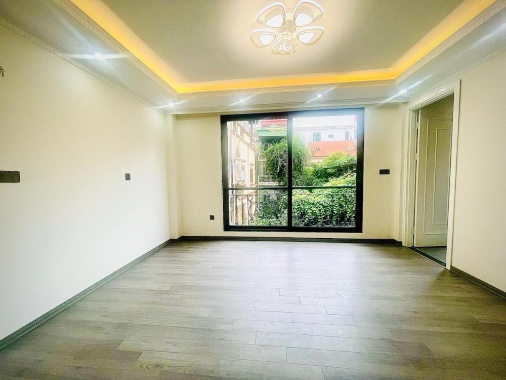 Bán nhà phố Thái Hà 39m2, 6 tầng, mặt tiền 7m, thang máy, 13.2 tỷ Quận Đống Đa