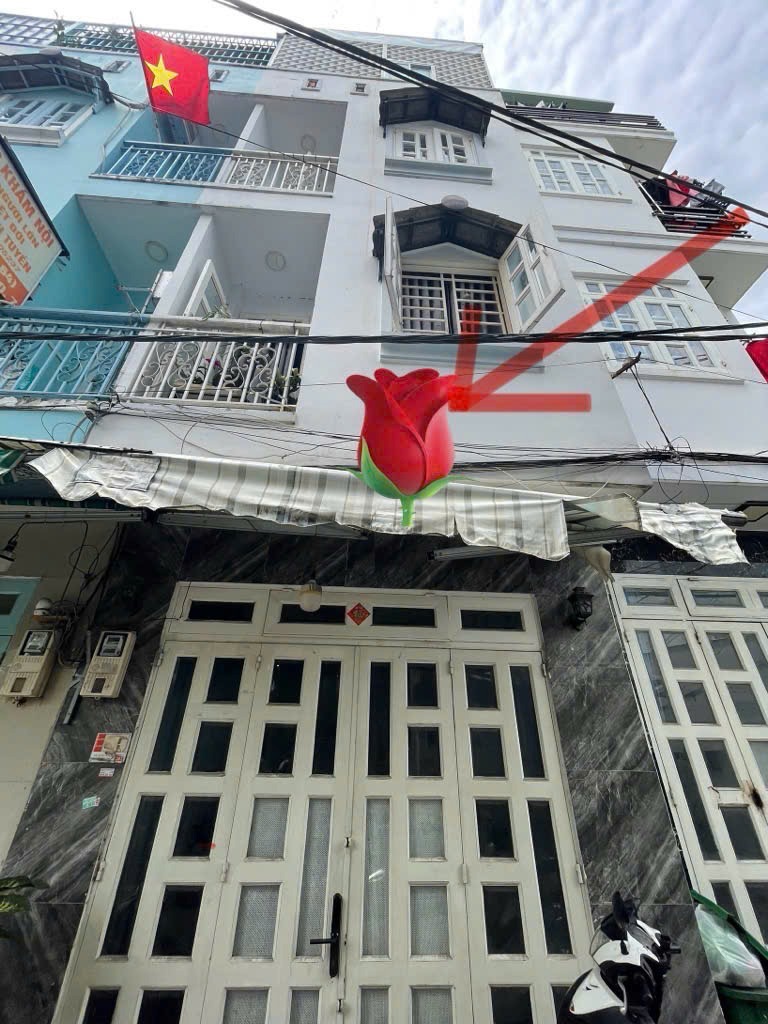 Bán Nhà HXH Quận 7 - 26m2 - 6 Phòng Ngủ - Giá 3.15 Tỷ