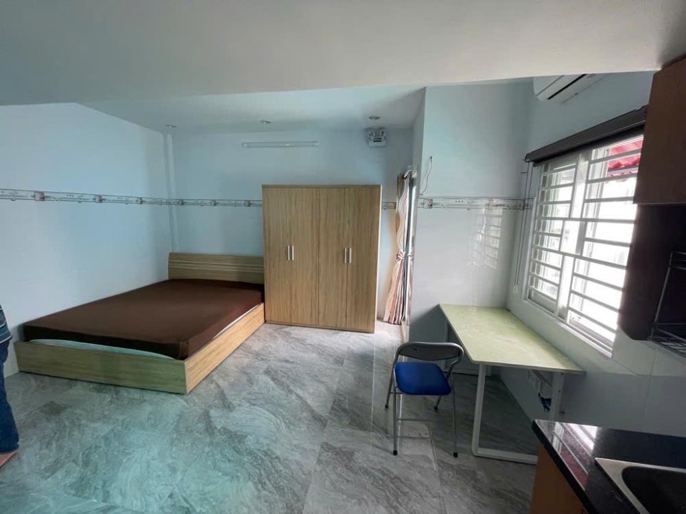Bán Nhà HXH Quận 7 - 26m2 - 6 Phòng Ngủ - Giá 3.15 Tỷ