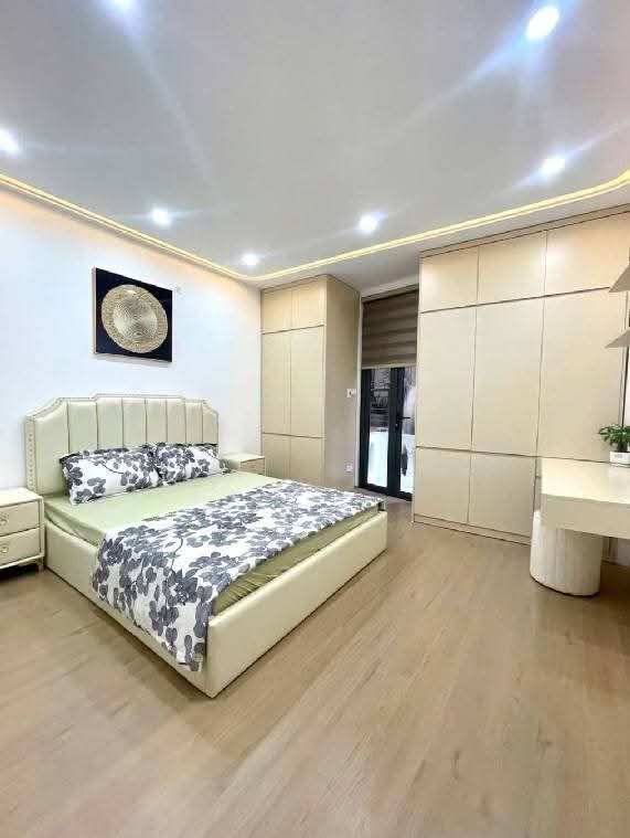 Nhà Đại Cổ Việt 39m2 - 5 Tầng, Full Nội Thất, Gần Phố