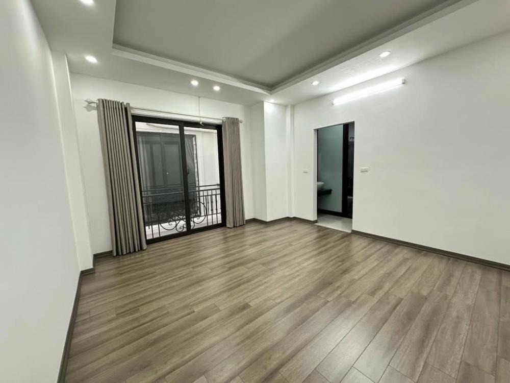 Nhà Đại Cổ Việt 39m2 - 5 Tầng, Full Nội Thất, Gần Phố