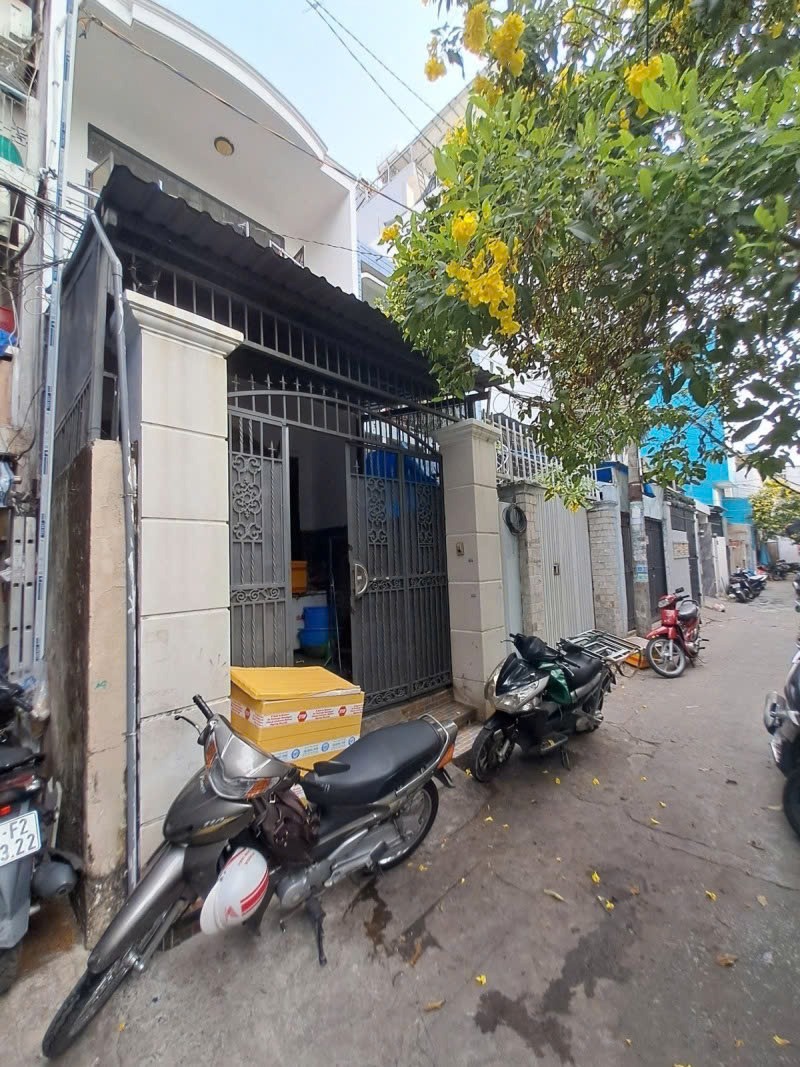 7 Tỷ 2 - Nhà Hẻm Ô Tô Quận 3 - 2 Tầng, Khu Dân Trí Cao