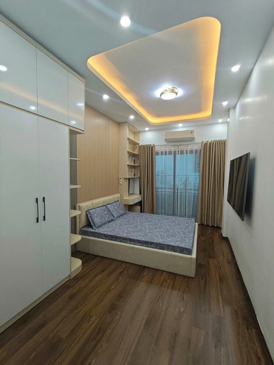 Nhà Nguyên Hồng 5 Tầng, 45m2, 2 Mặt Thoáng, Full Nội Thất