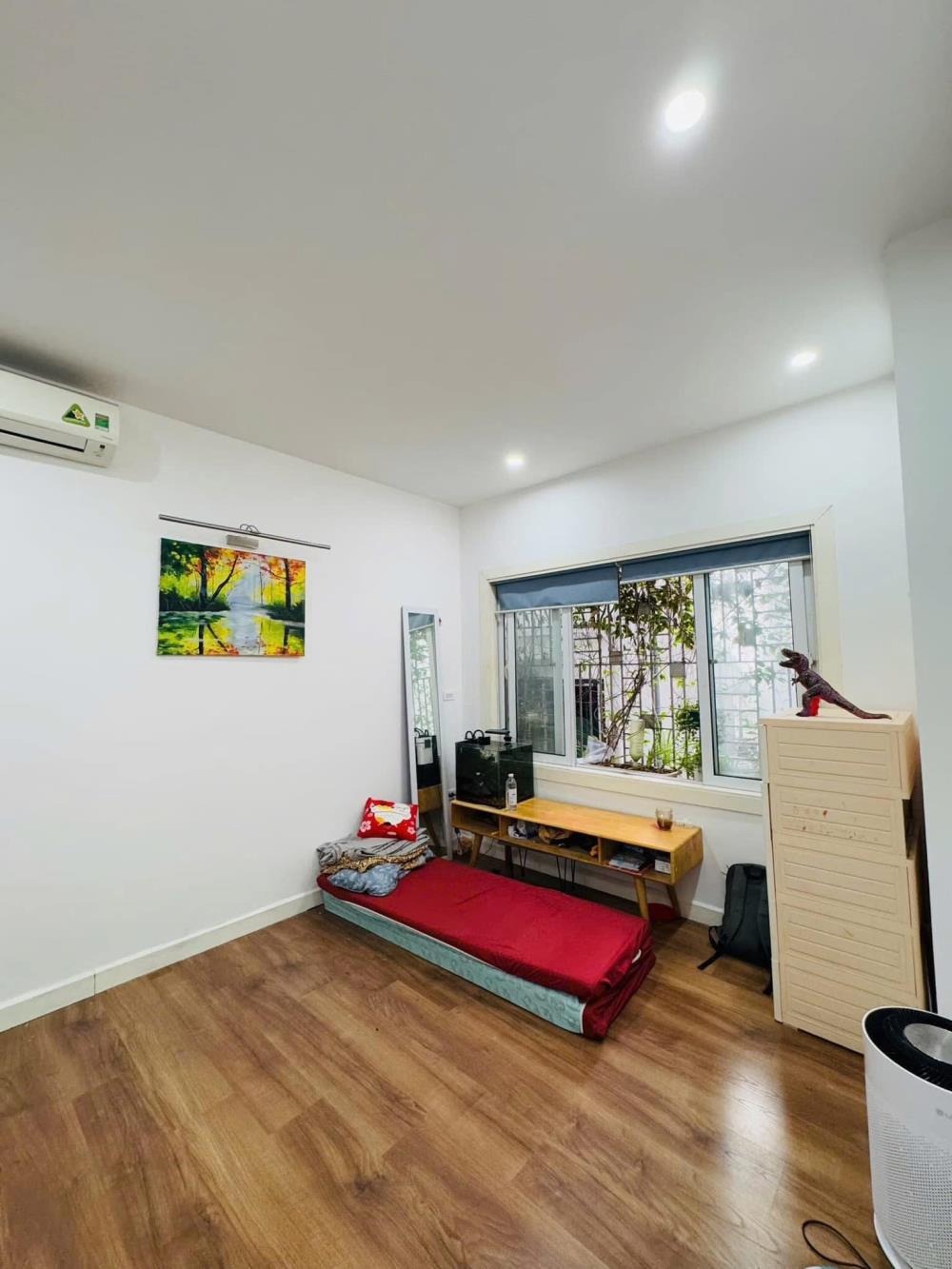Bán nhà riêng lô góc Trần Thái Tông, Cầu Giấy - 38m2, 5 tầng, 9.8 tỷ