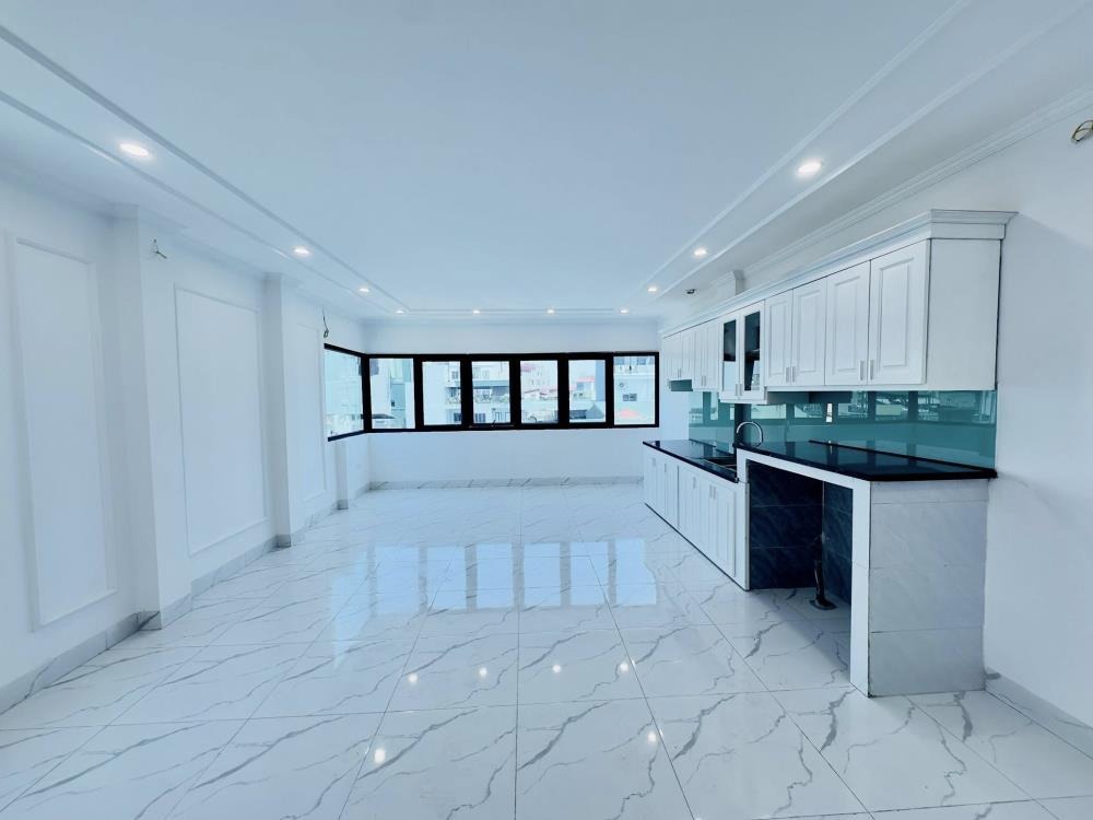 Bán nhà Hoàng Mai, Kim Giang - 40m2, 7 tầng, thang máy, ô tô vào nhà