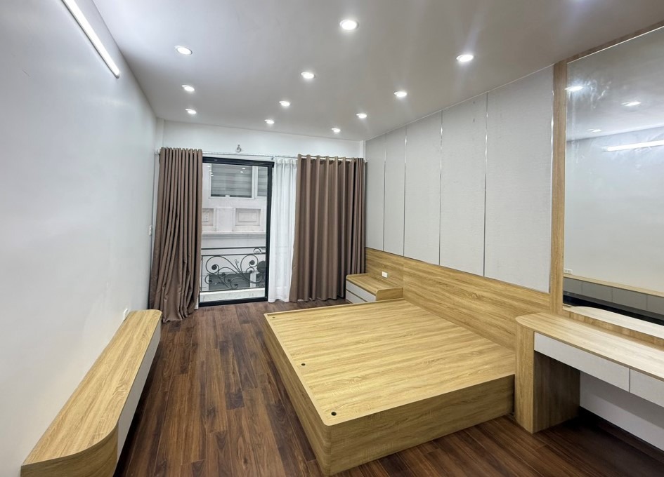 Nhà Phân Lô Cầu Giấy - 44m2, 6 Tầng, Thang Máy, Garage Ô Tô - 15.8 Tỷ