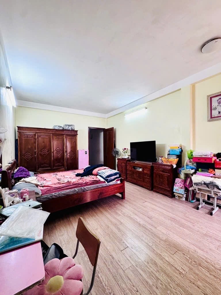 Nhà Đẹp Ngọc Hà 6 Tầng, Thang Máy, Vị Trí Vàng - Giá 14.2 Tỷ