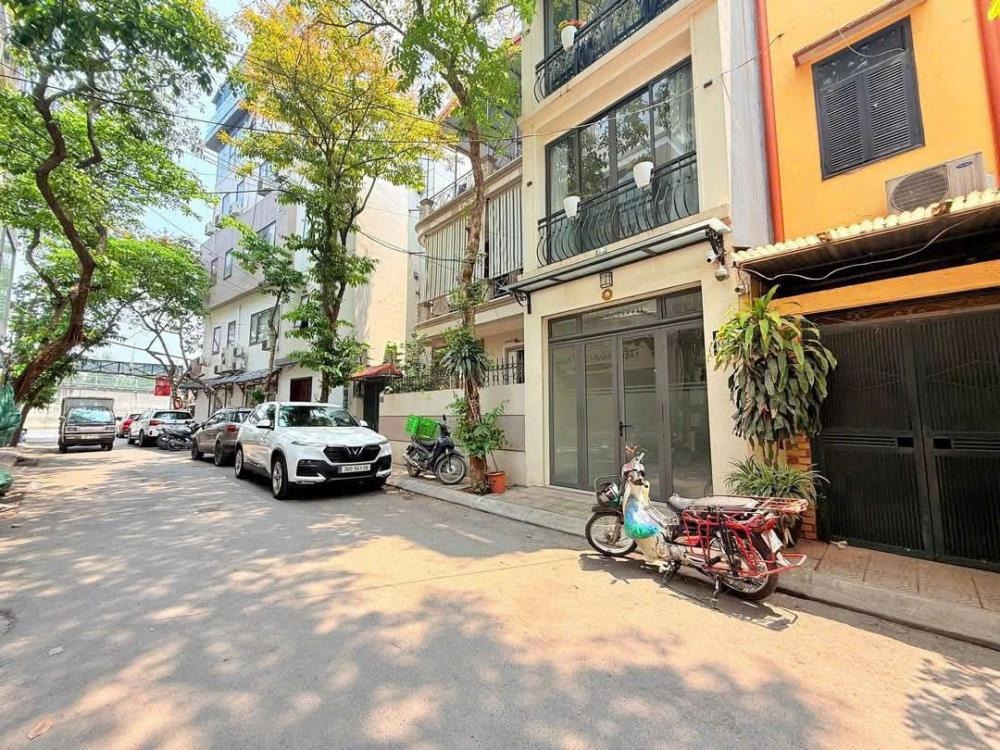 Nhà mặt ngõ ô tô Kim Mã - 40m2 x 4T - Giá 18.5 tỷ (TL)