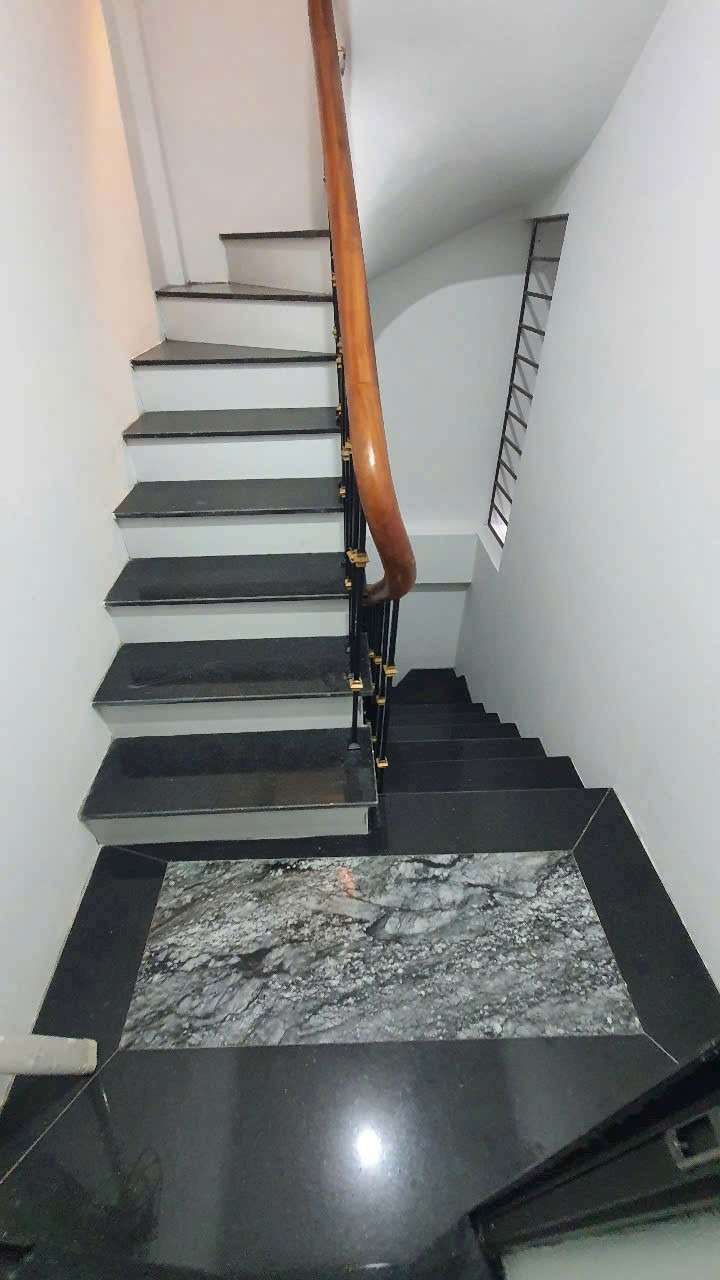 Bán nhà phố 5 tầng, phân lô, vị trí đẹp - Giá chỉ 4.46 tỷ